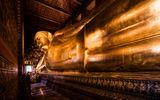 berühmte goldene liegende Buddha Statue im Tempel Wat Pho in Bangkok