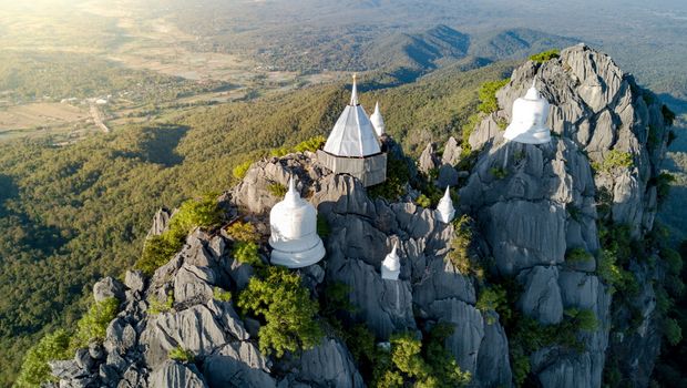 Schwebende Pagoden in Lampang